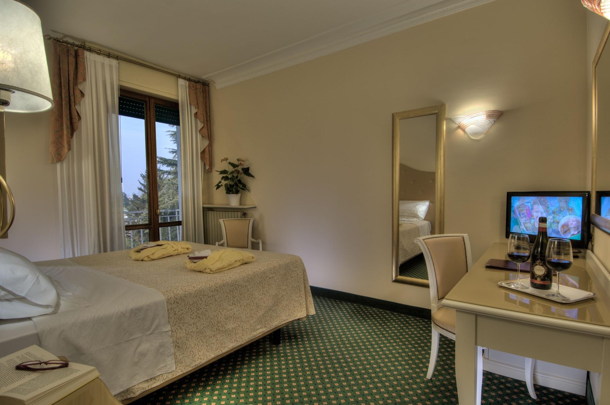 Palace Hotel Meggiorato Абано Терме Екстериор снимка
